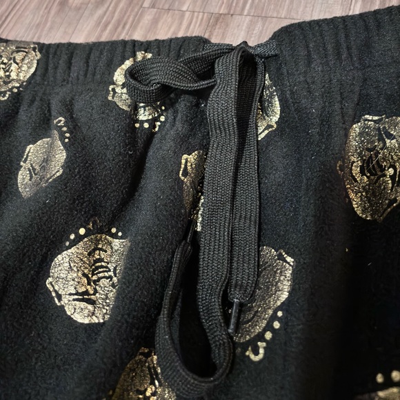 XL True Religion SOFT sweat pants, newishcondition black with gold Buddah heads - Picture 5 of 5